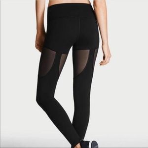 Victoria’s Secret knockout leggings